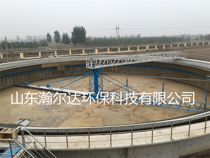 7、二沉池中心單管吸泥機(jī).jpg